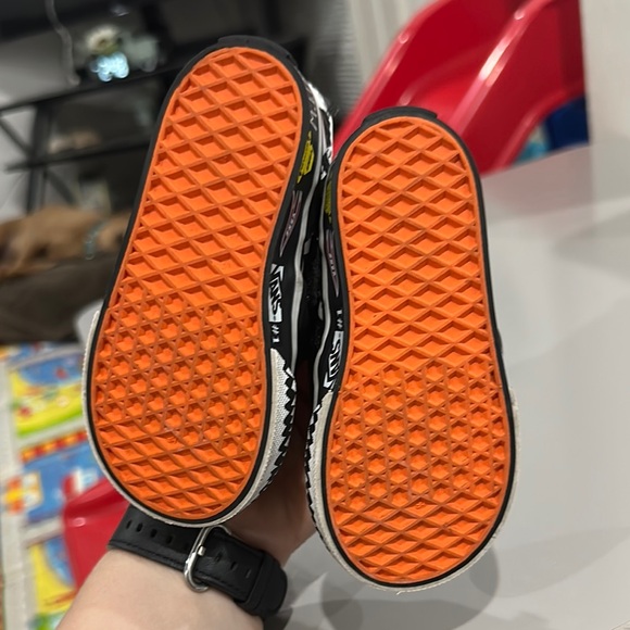 Kids Vans Racing Slide Ons - Picture 2 of 3